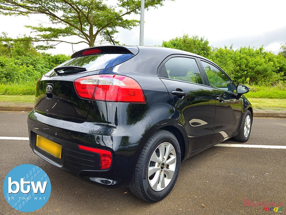 2016' Kia Rio photo #4