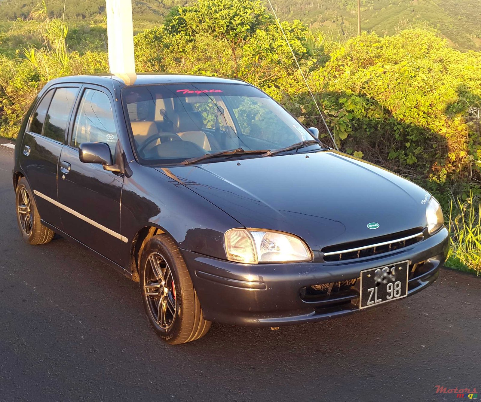 1998' Toyota Starlet photo #2