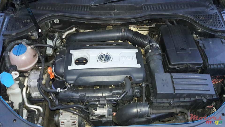 2009' Volkswagen Passat CC photo #7