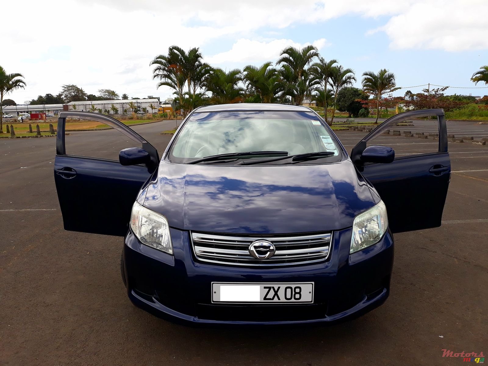 2008' Toyota Axio photo #2