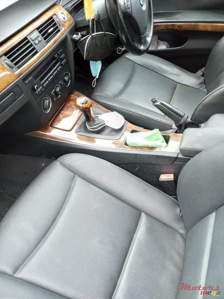 2008' BMW 320 photo #5