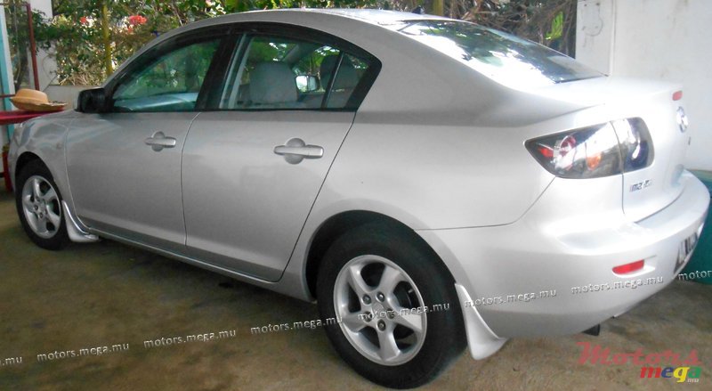 2005' Mazda 3 axela photo #1