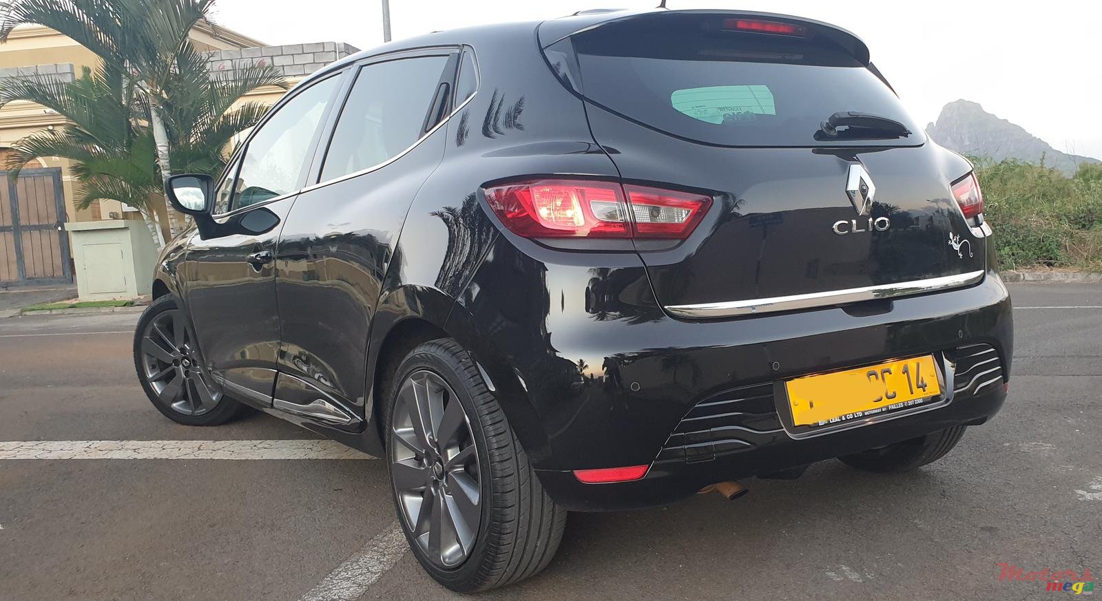 2014' Renault Clio photo #3