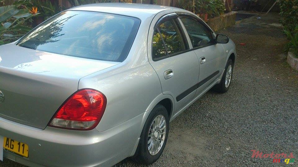 2011' Nissan Sunny photo #5