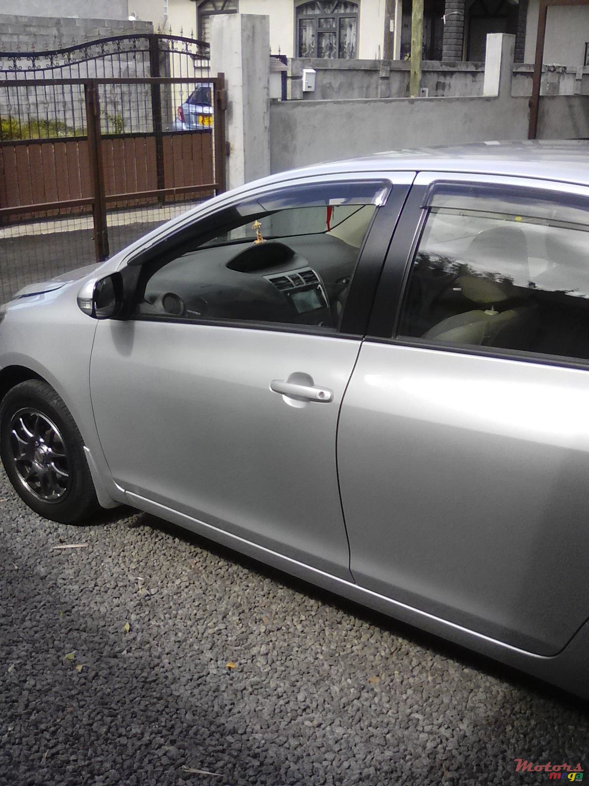 2009' Toyota Belta photo #4