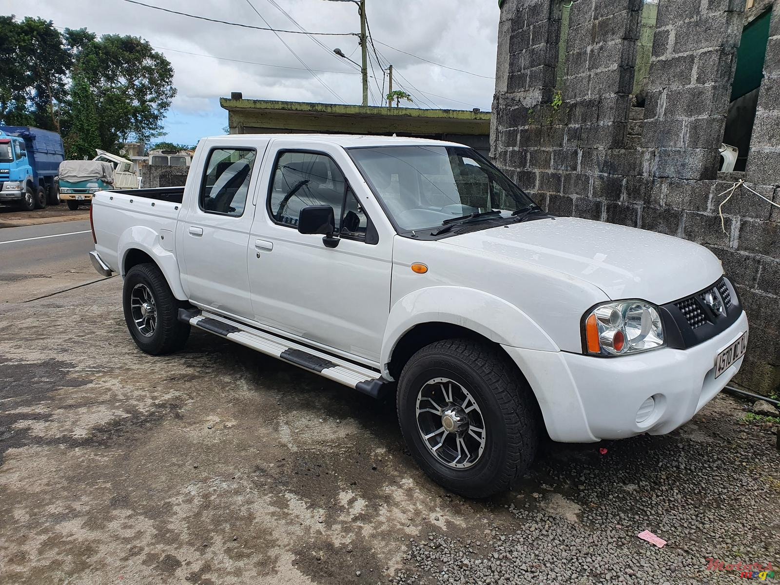 2004' Nissan Pickup Hardbody photo #1