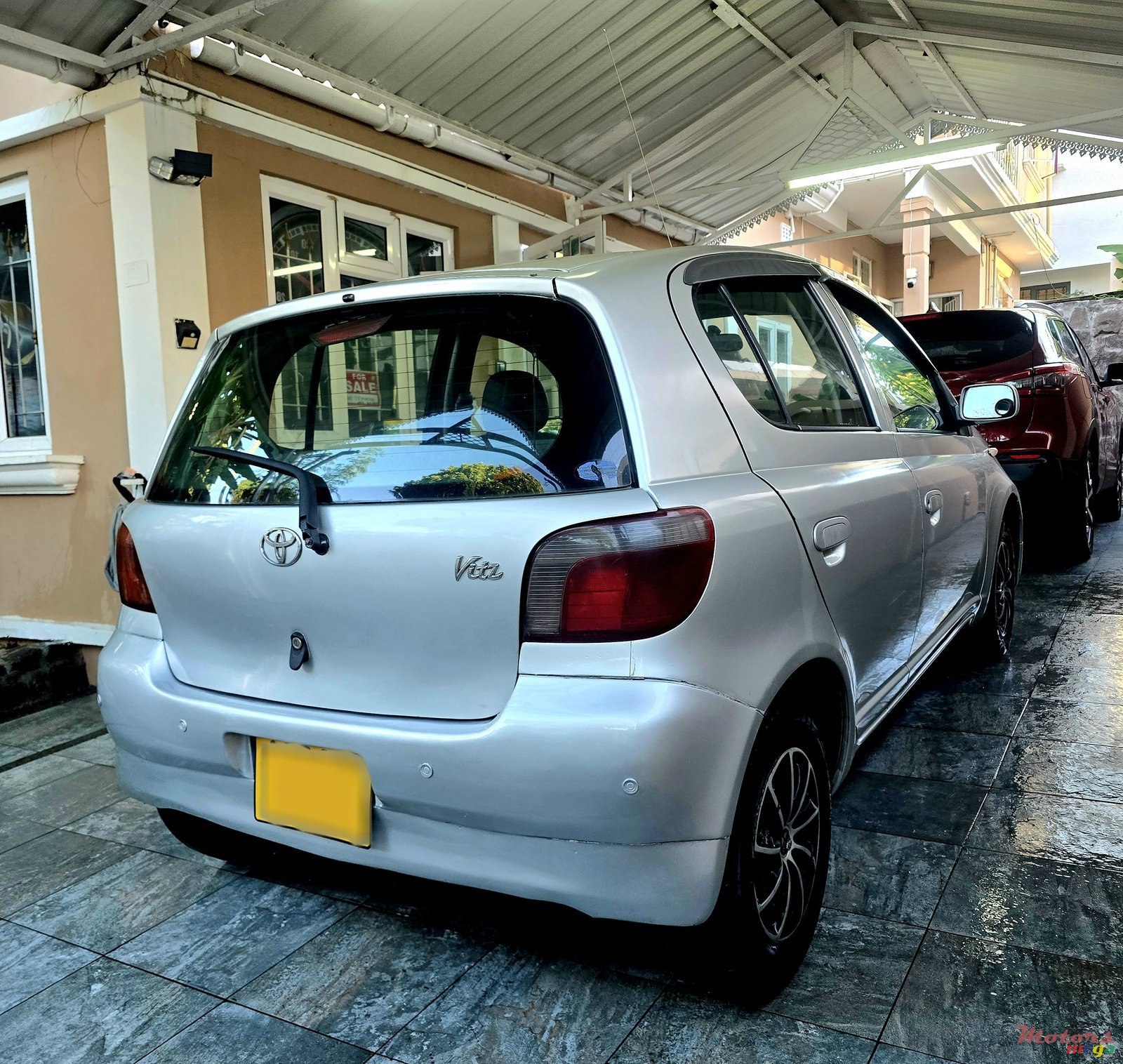 2000' Toyota Vitz photo #2