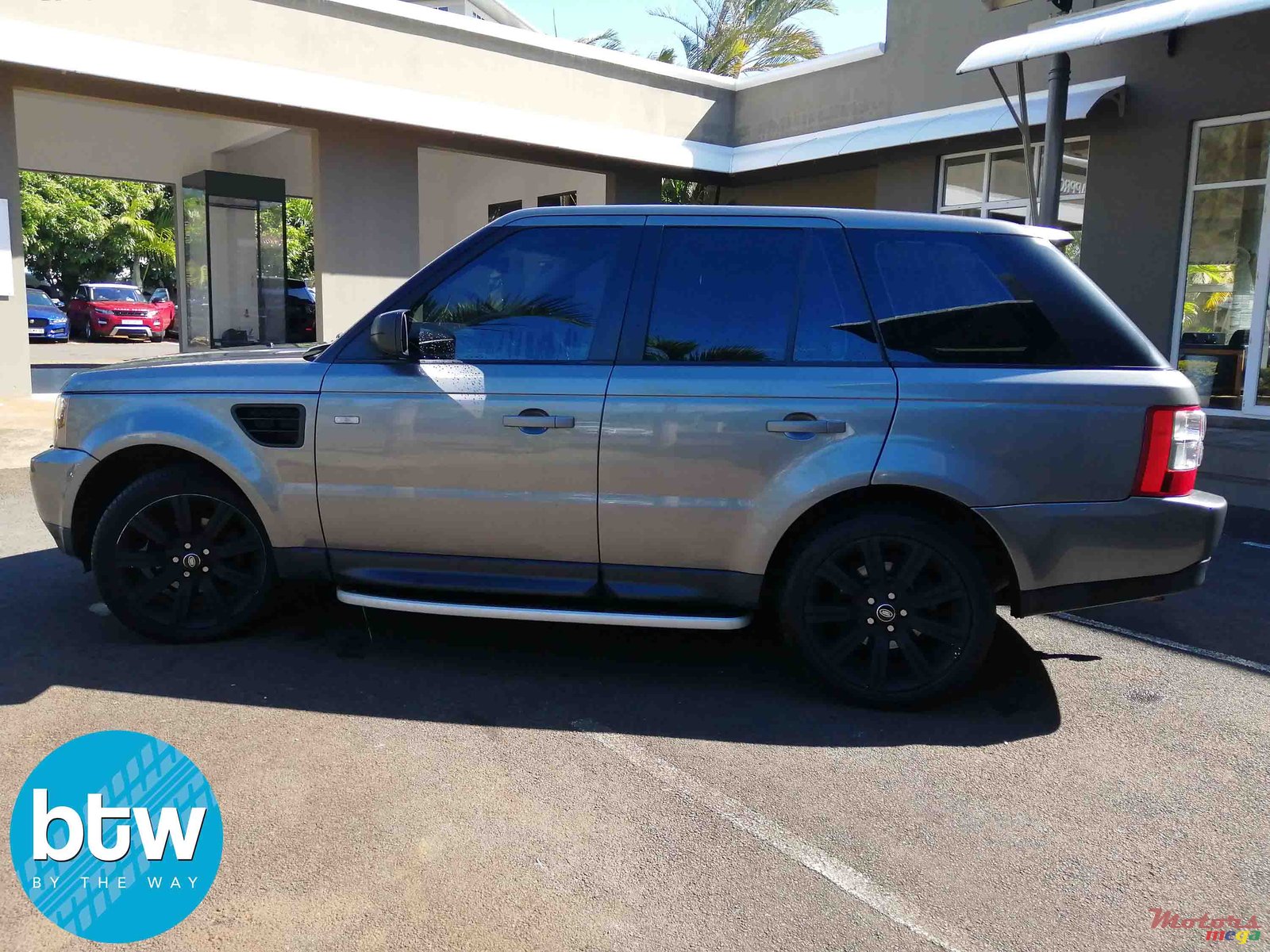 2009' Land Rover Range Rover Sport photo #2