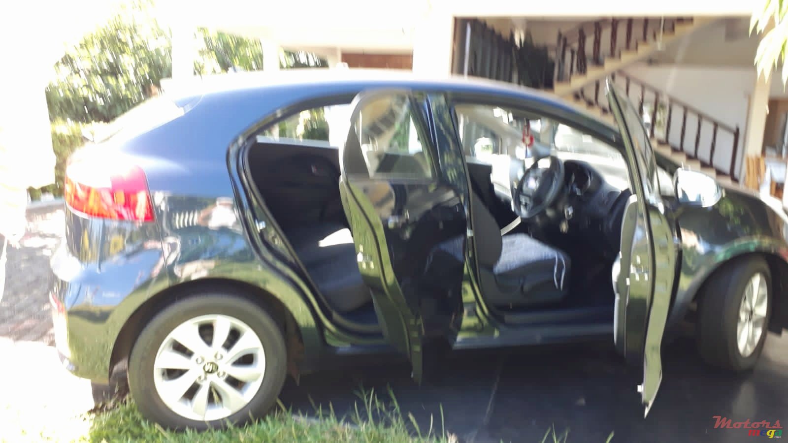 2016' Kia Rio photo #2