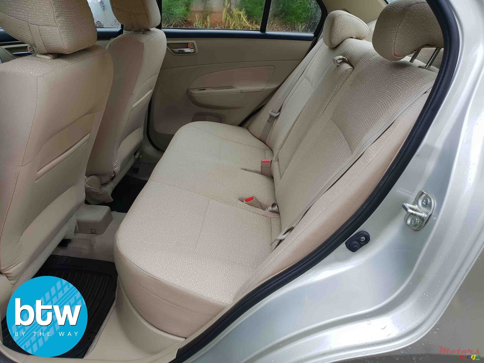 2014' Suzuki Swift Dzire photo #3