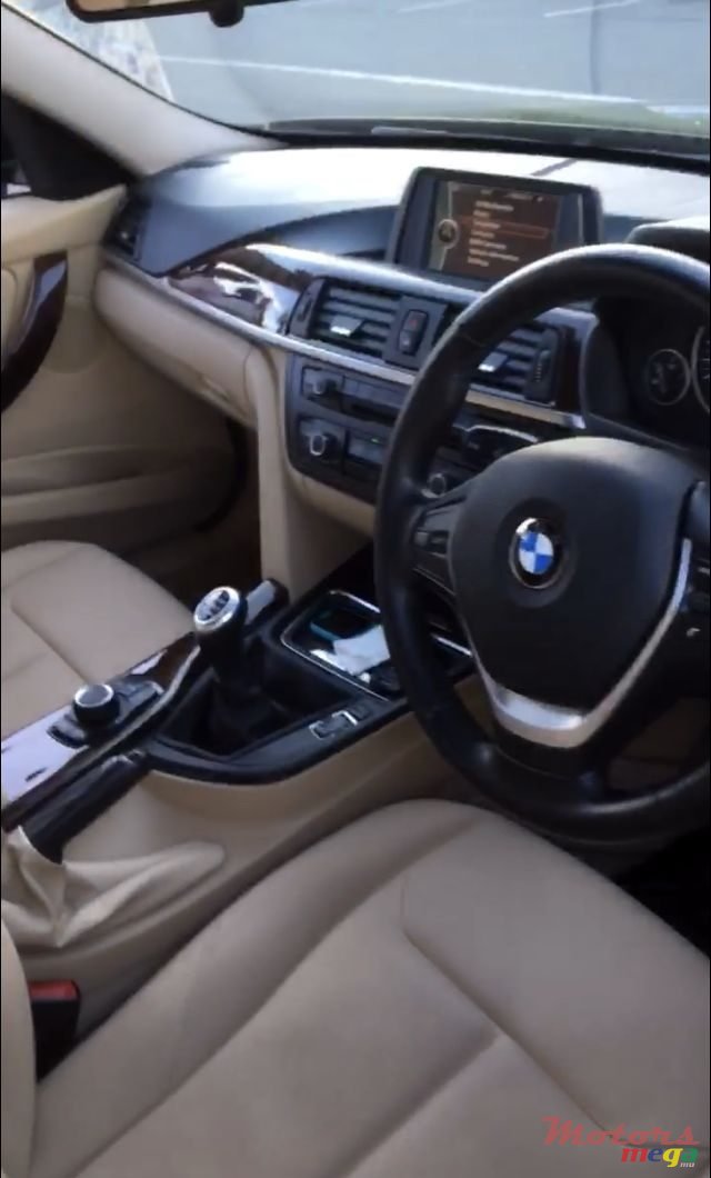 2013' BMW 320 320i photo #4