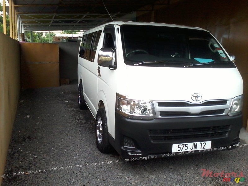 2012' Toyota HiAce photo #1