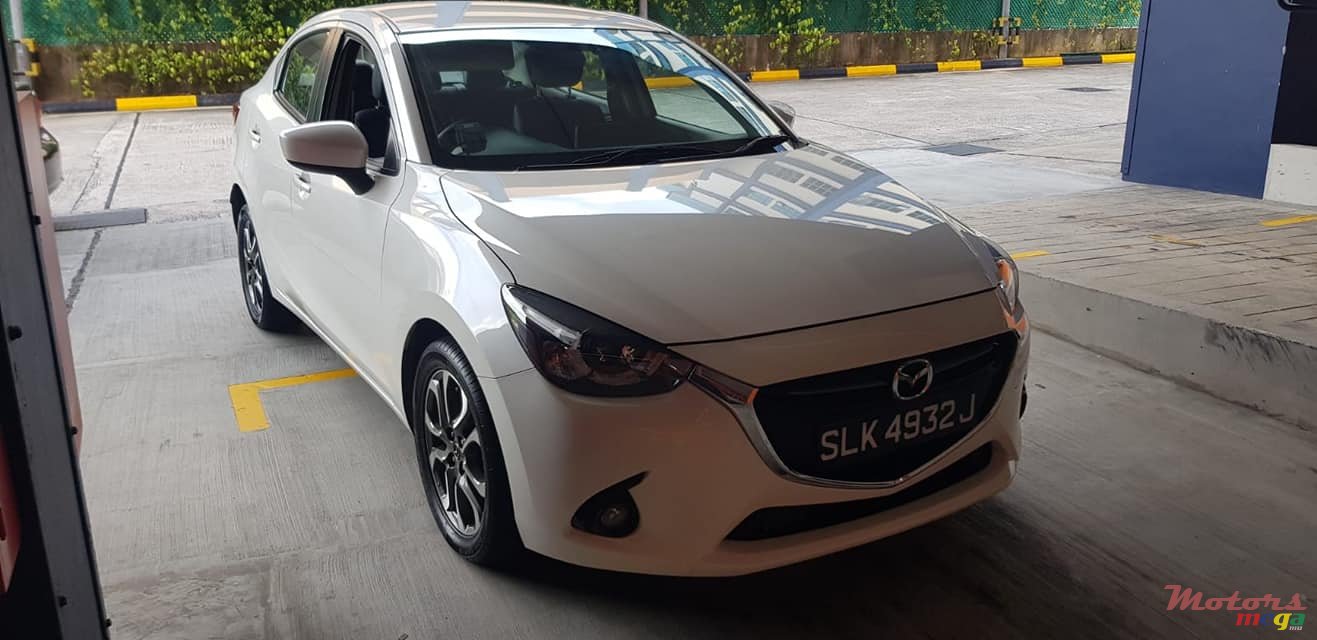 2017' Mazda 2 photo #2