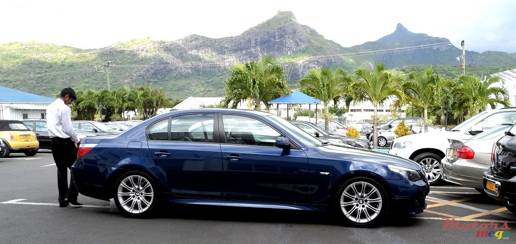 2006' BMW 523 photo #2