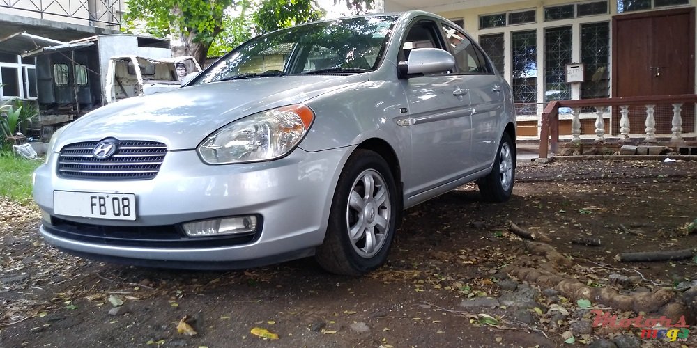 2008' Hyundai Accent GLS photo #2