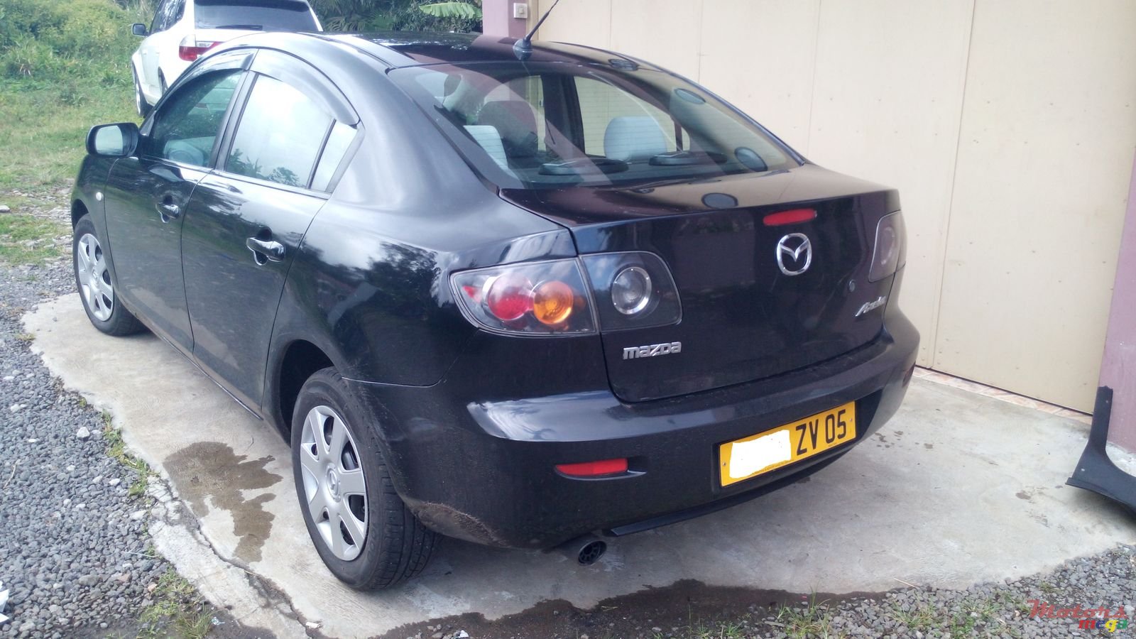 2005' Mazda Axela MANUAL photo #2