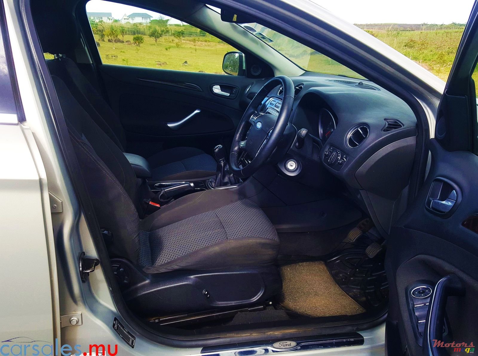 2010' Ford Mondeo 1.6 Ghia photo #5