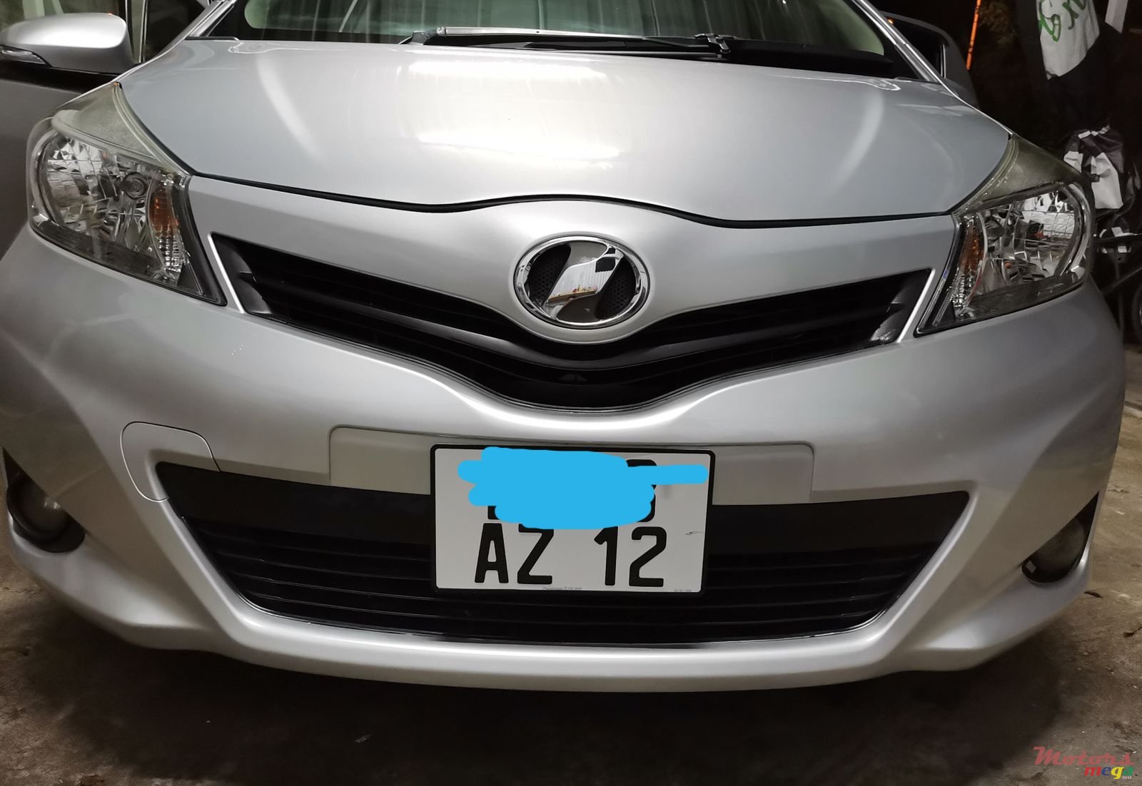 2012' Toyota Vitz photo #1