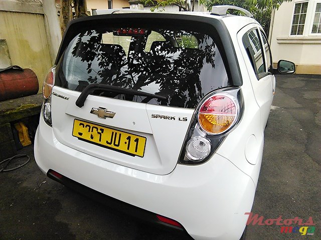 2011' Chevrolet Spark photo #2