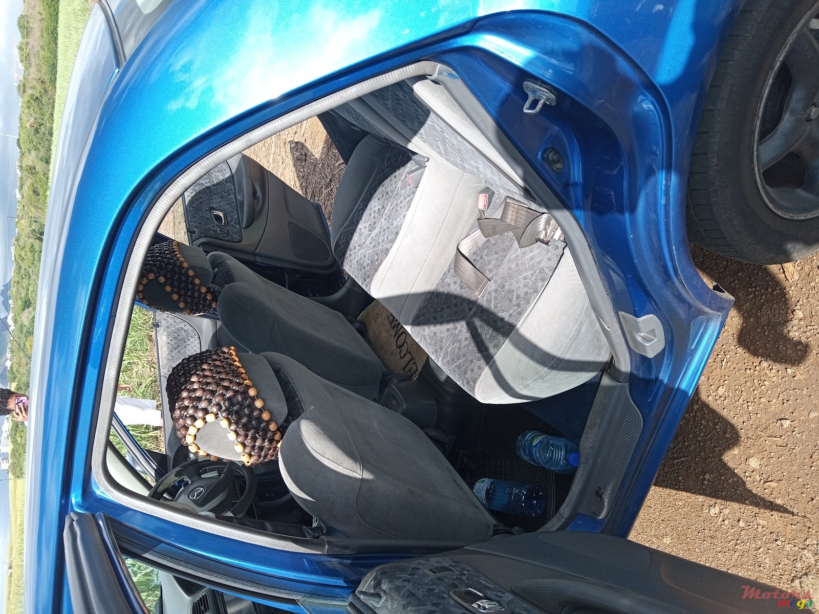 2001' Mazda 323 photo #5