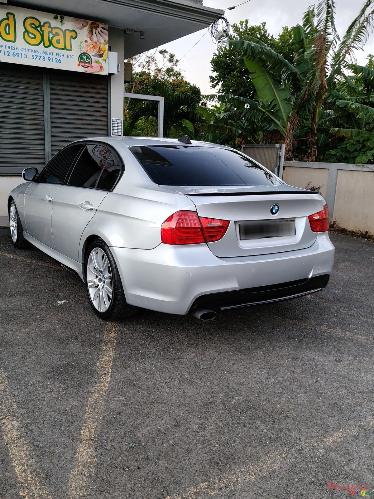 2009' BMW 318 photo #3