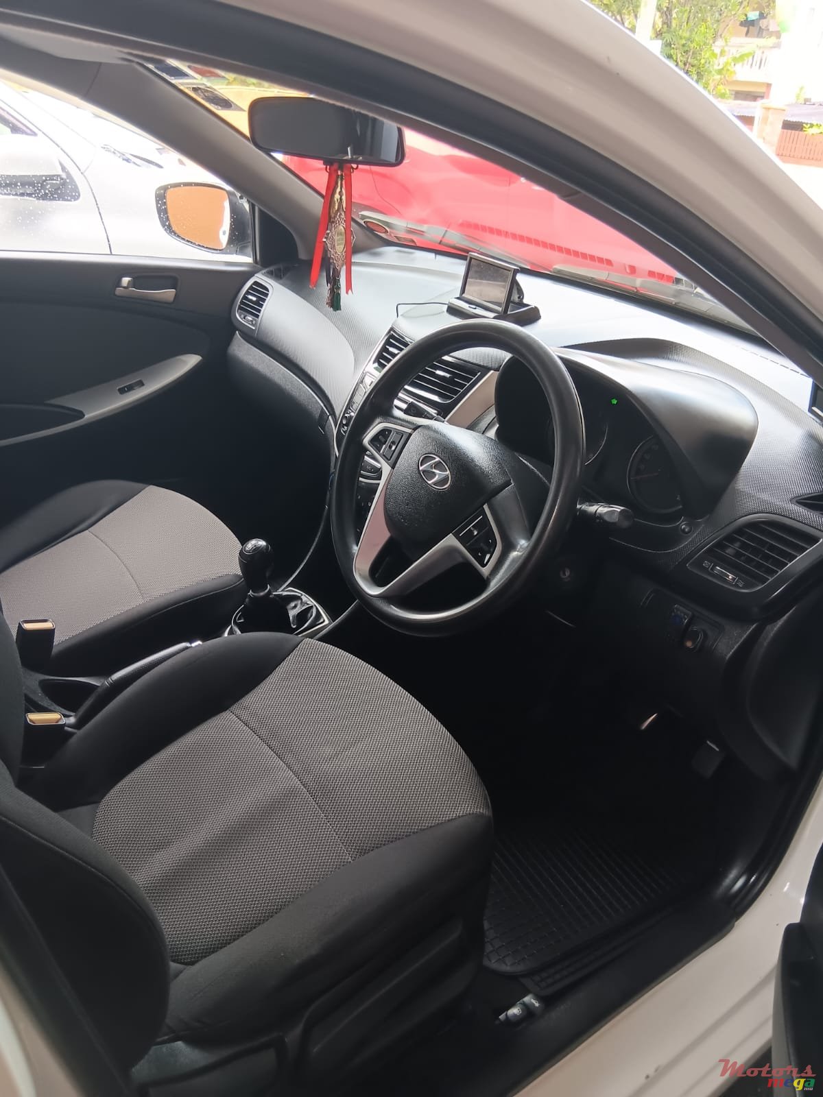 2014' Hyundai Accent photo #4