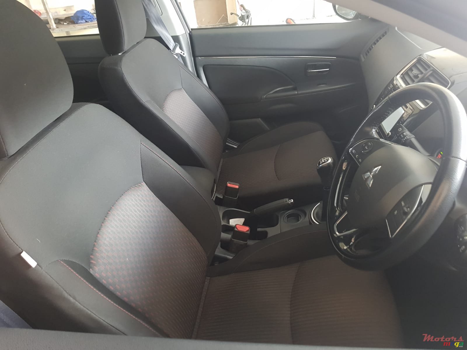 2017' Mitsubishi ASX photo #5