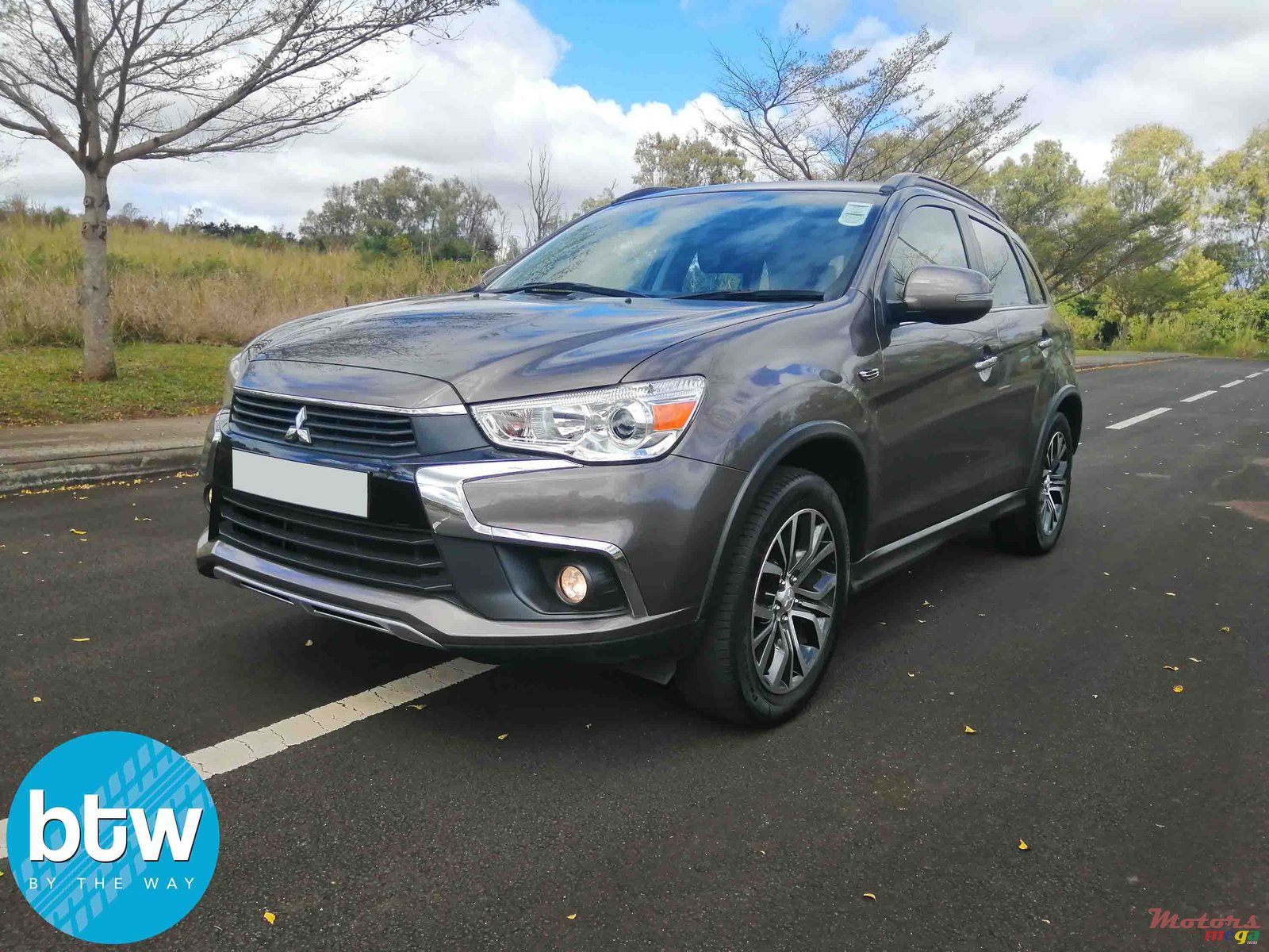 2017' Mitsubishi ASX photo #2