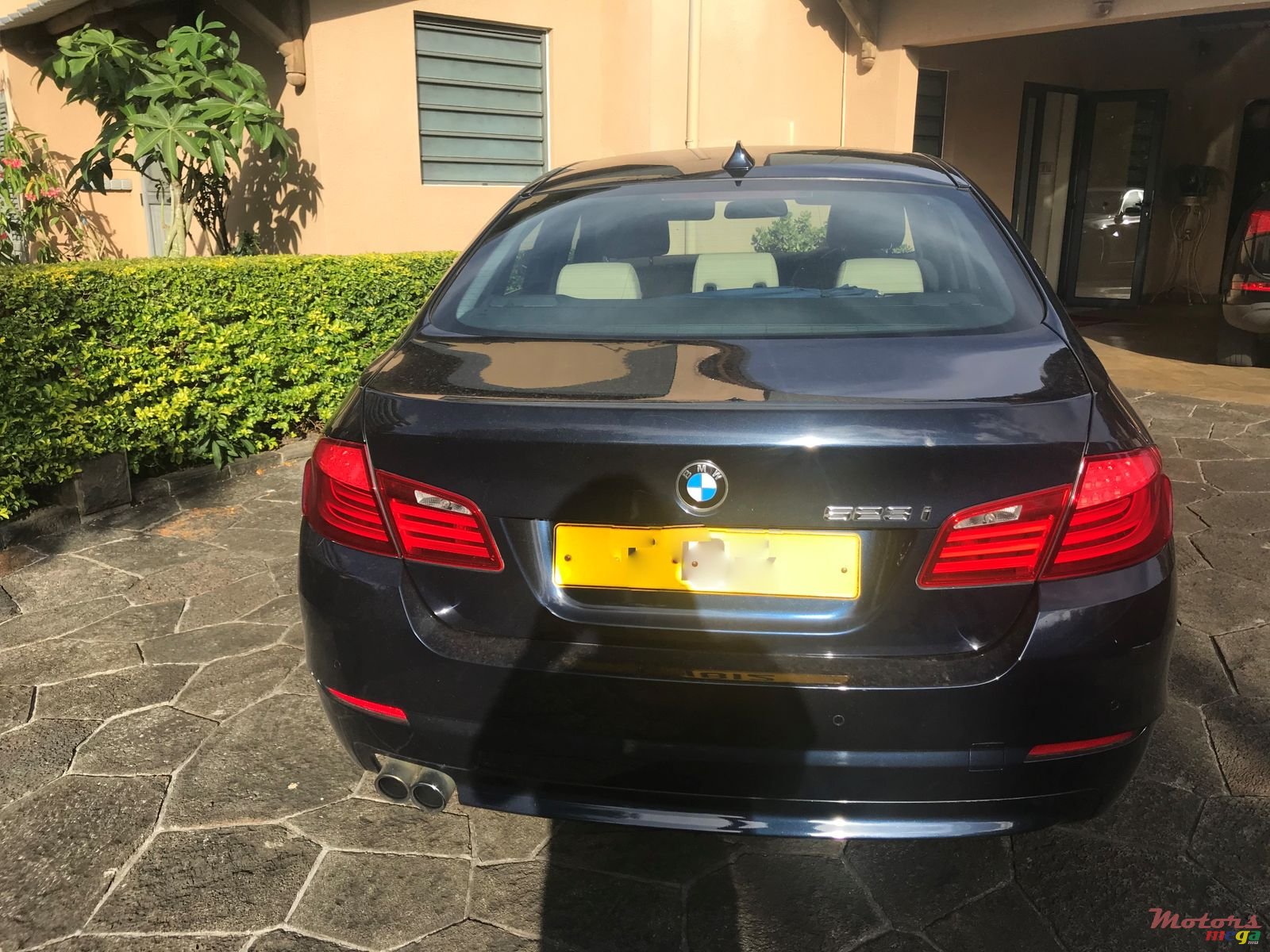 2010' BMW 523 photo #1