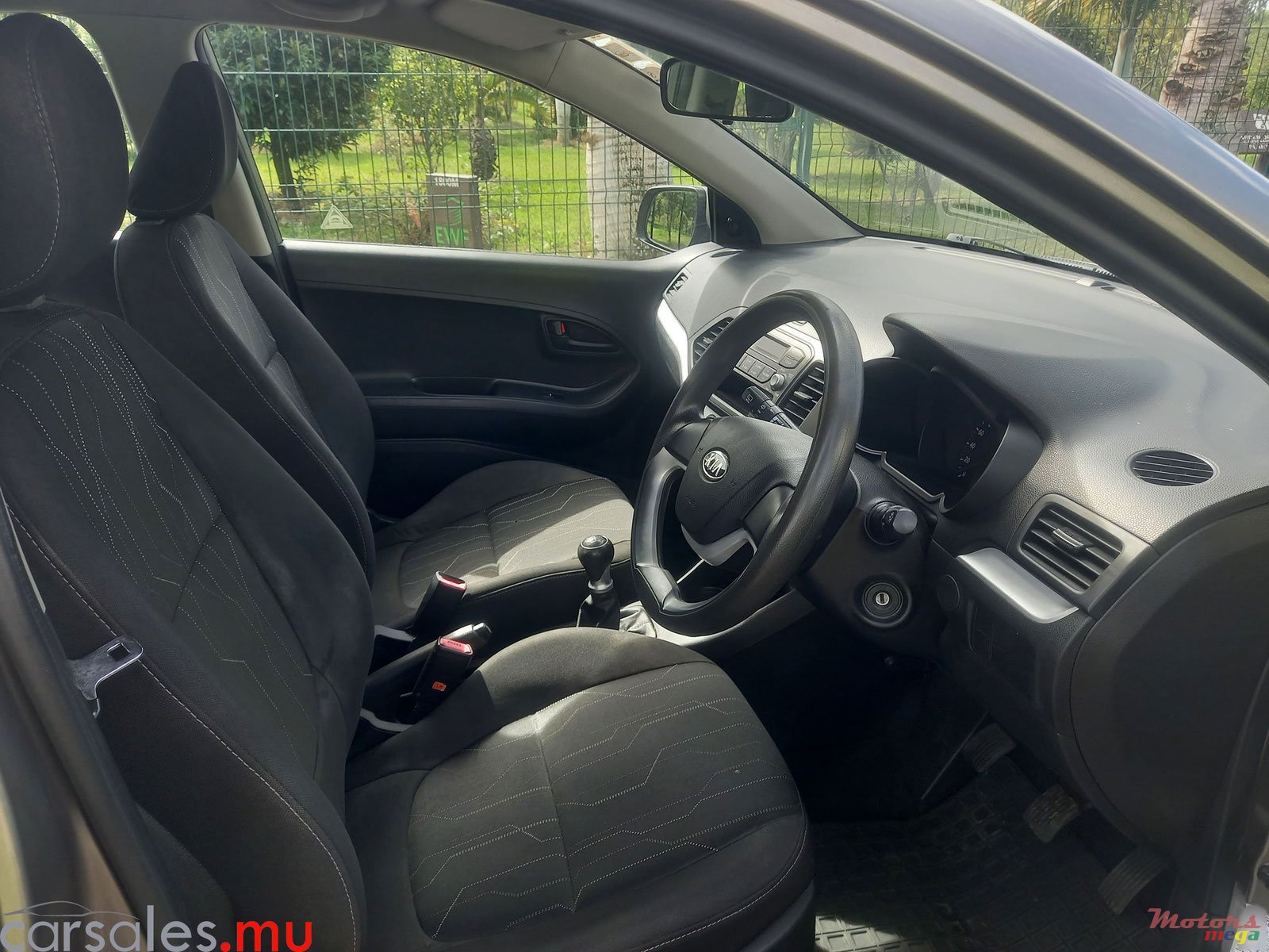 2012' Kia Picanto 1.0 photo #6