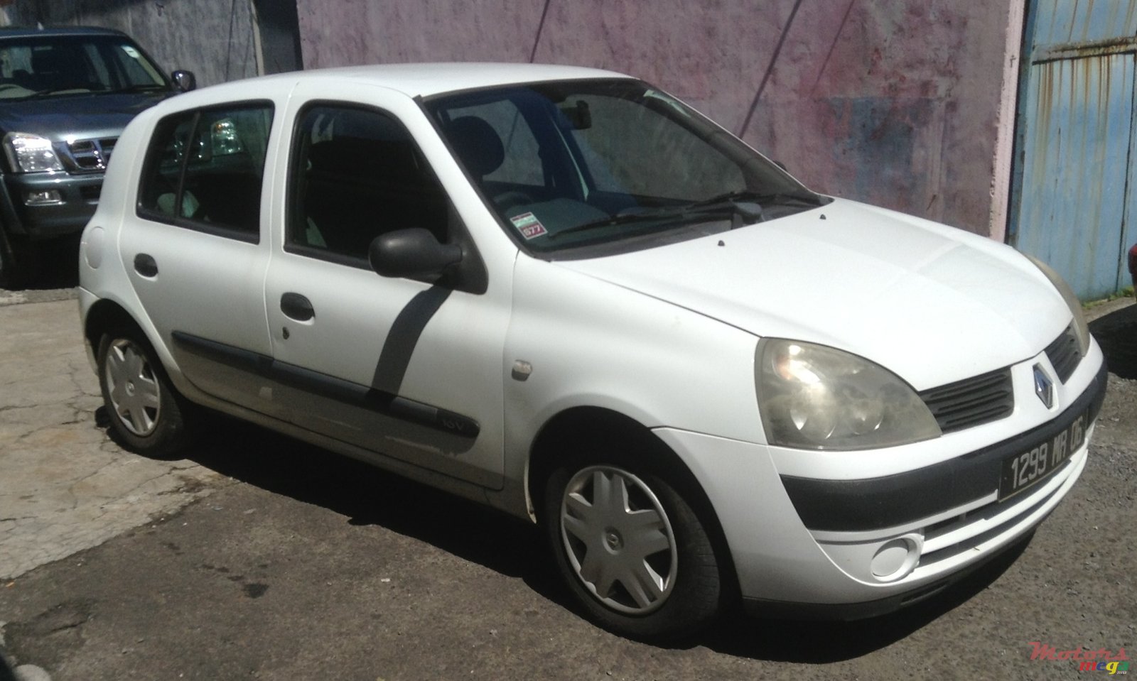 2006' Renault Clio photo #2