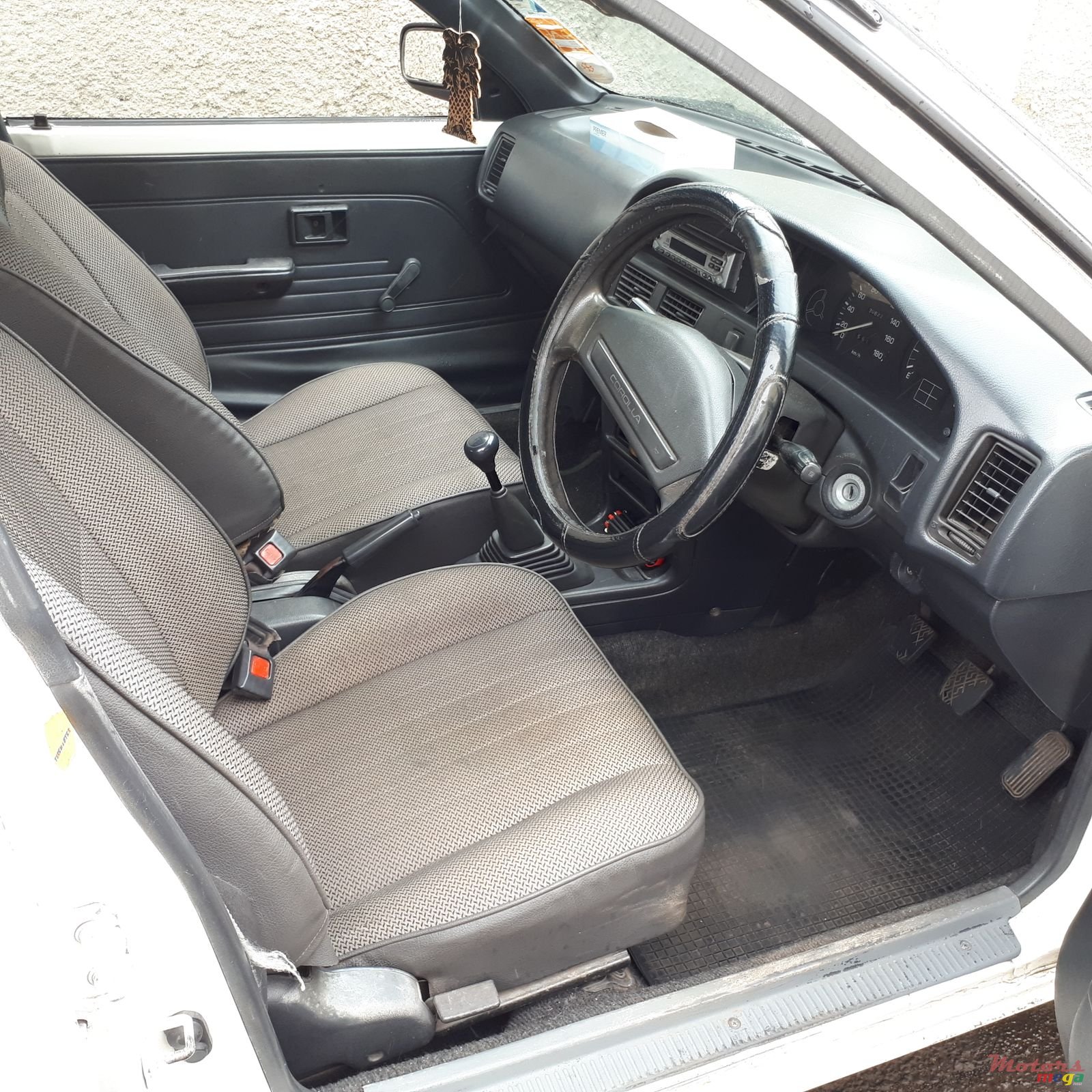 1990' Toyota Corolla photo #2