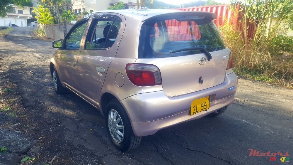 1999' Toyota Vitz photo #4