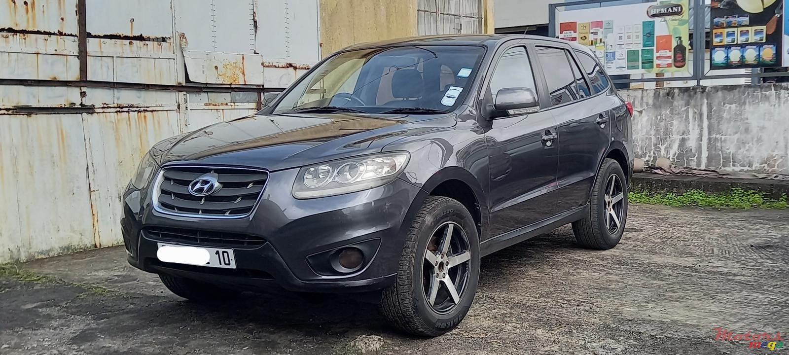 2010' Hyundai Santa Fe photo #1