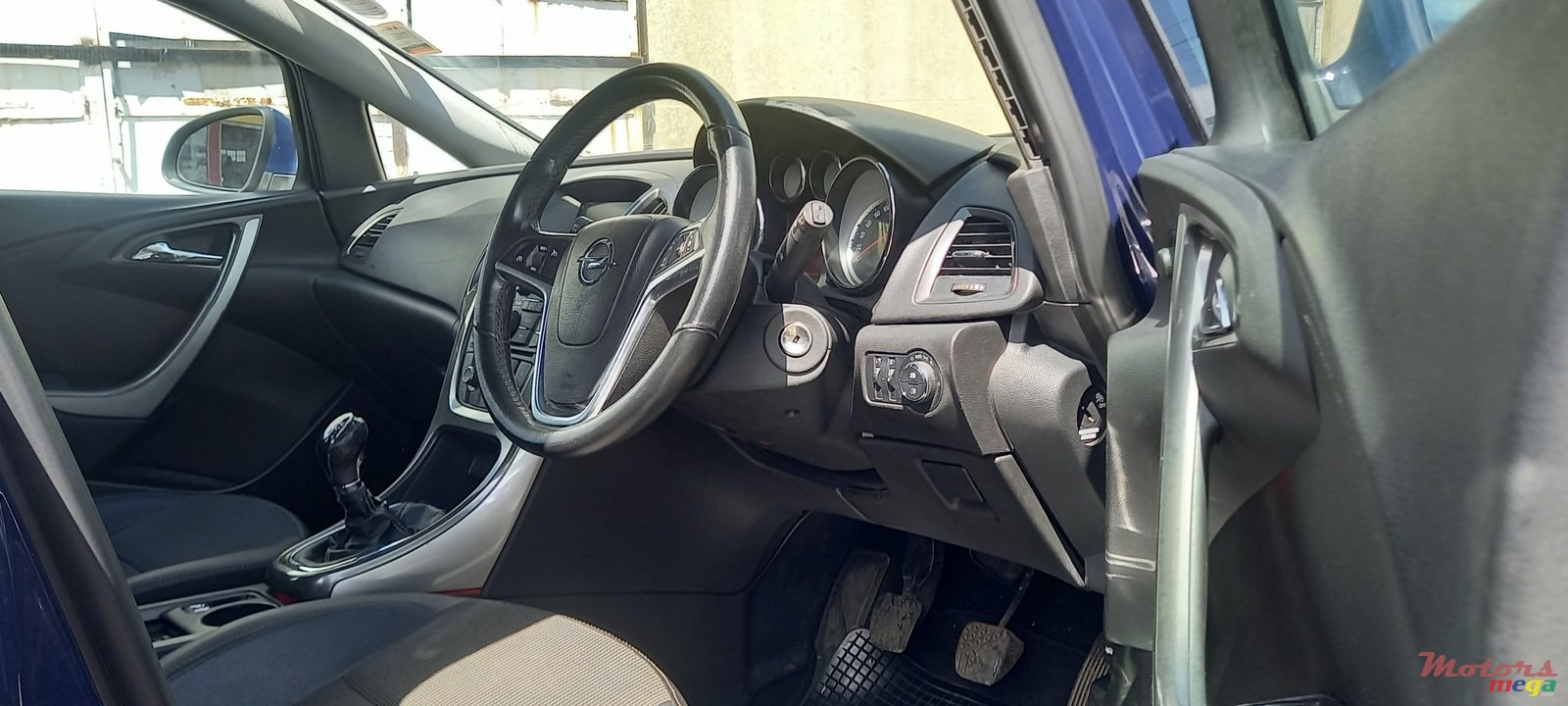 2012' Opel Astra I photo #5