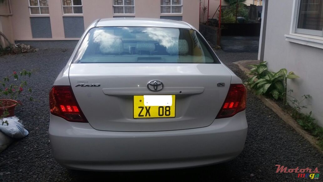 2008' Toyota Axio photo #3