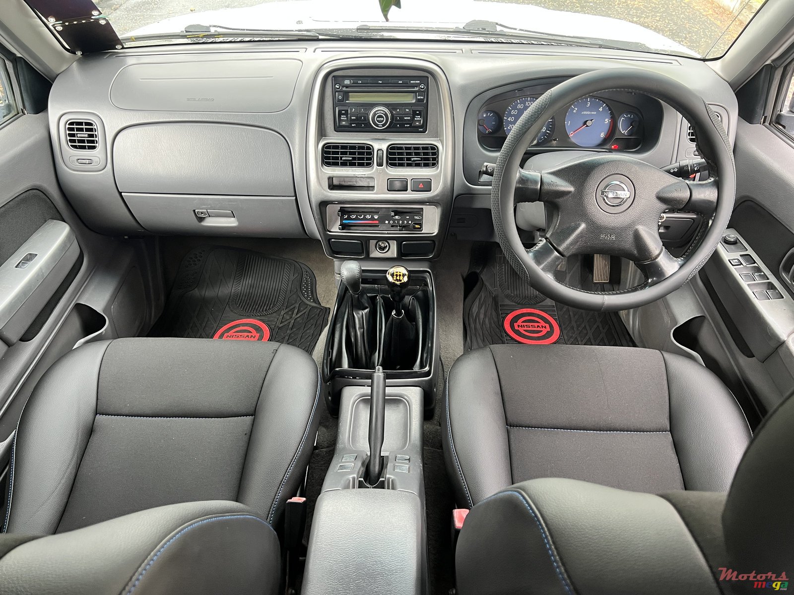 2014' Nissan NP300 photo #7