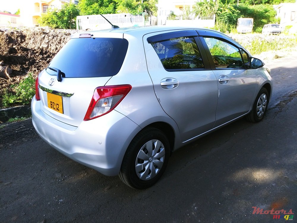 2012' Toyota Vitz photo #3
