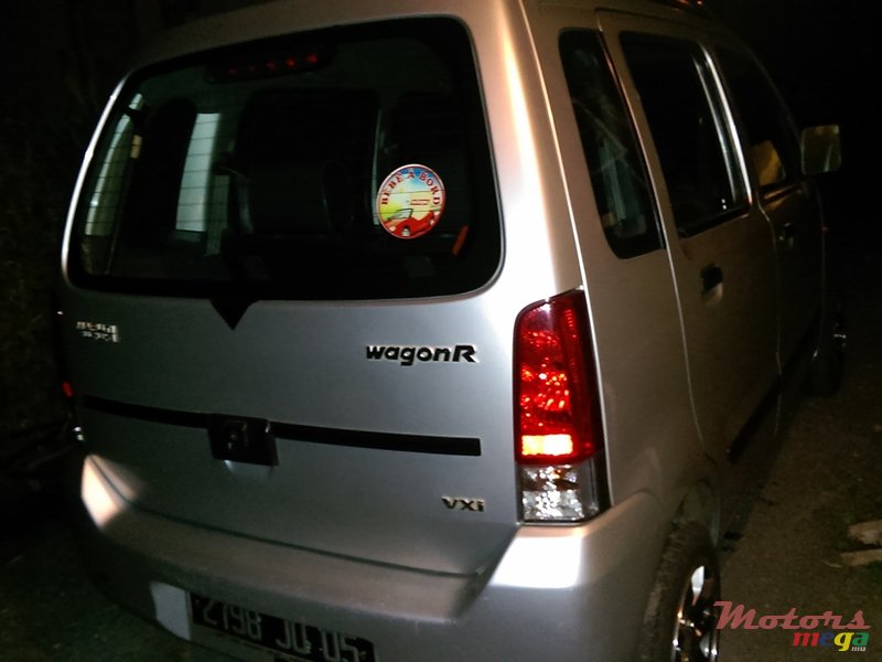 2005' Suzuki Wagon R photo #2