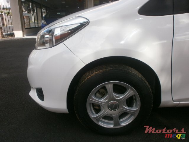 2013' Toyota Vitz photo #3