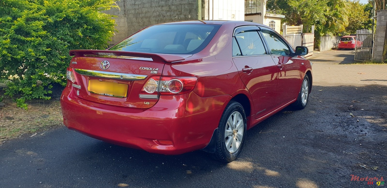 2012' Toyota Corolla GLI photo #4