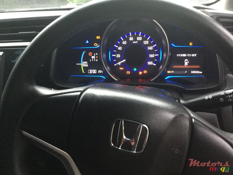 2014' Honda Fit Hybrid photo #6