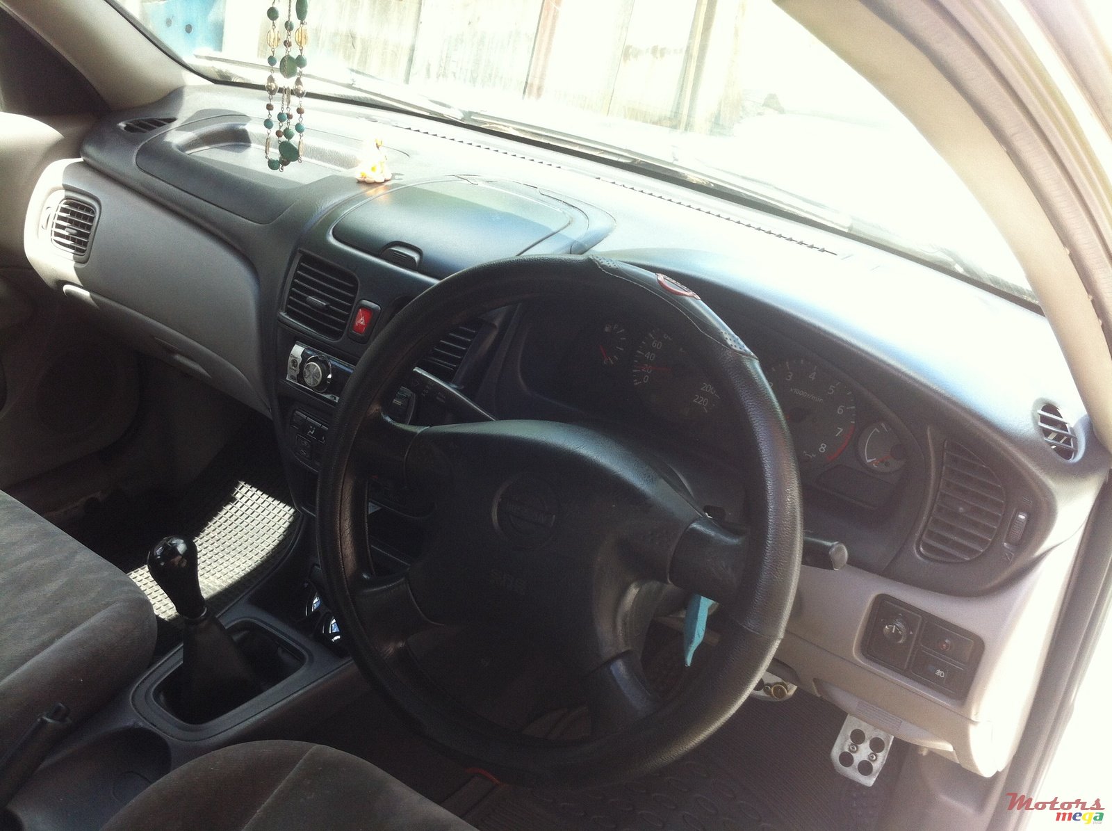 2000' Nissan Sunny photo #4