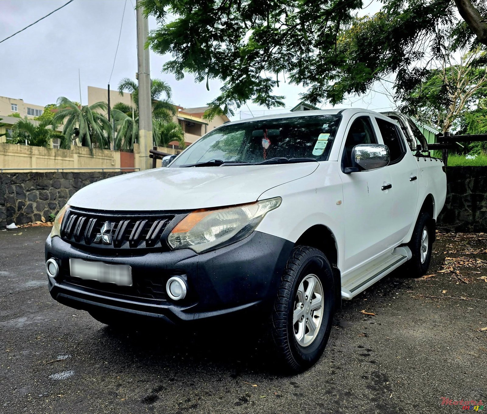 2017' Mitsubishi L200 photo #2