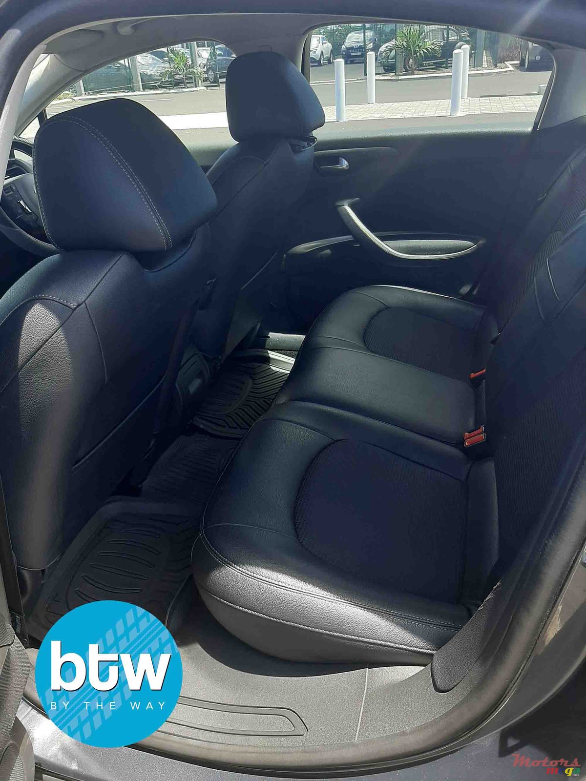 2010' Citroen C5 photo #4