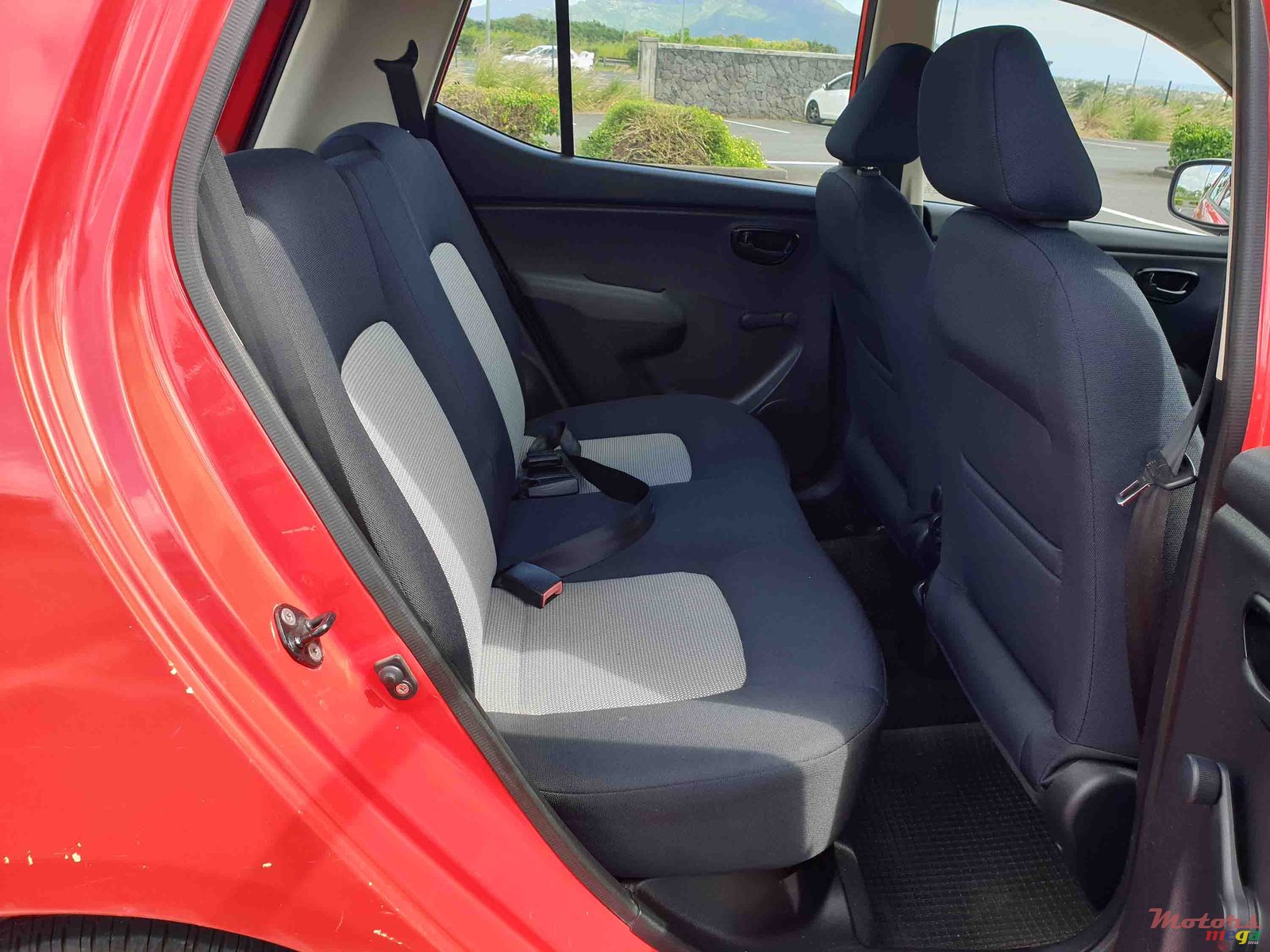 2010' Hyundai i10 photo #3