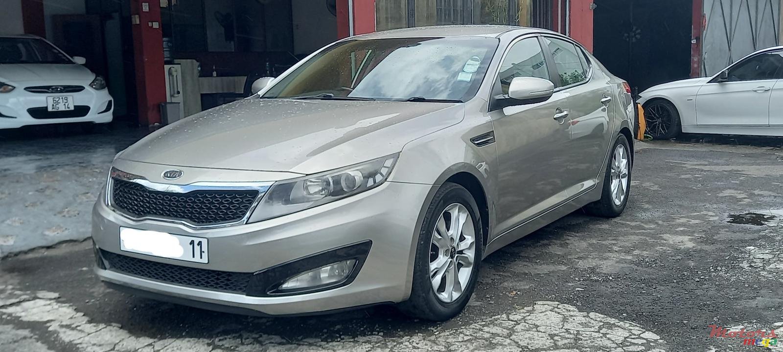 2011' Kia Optima photo #2