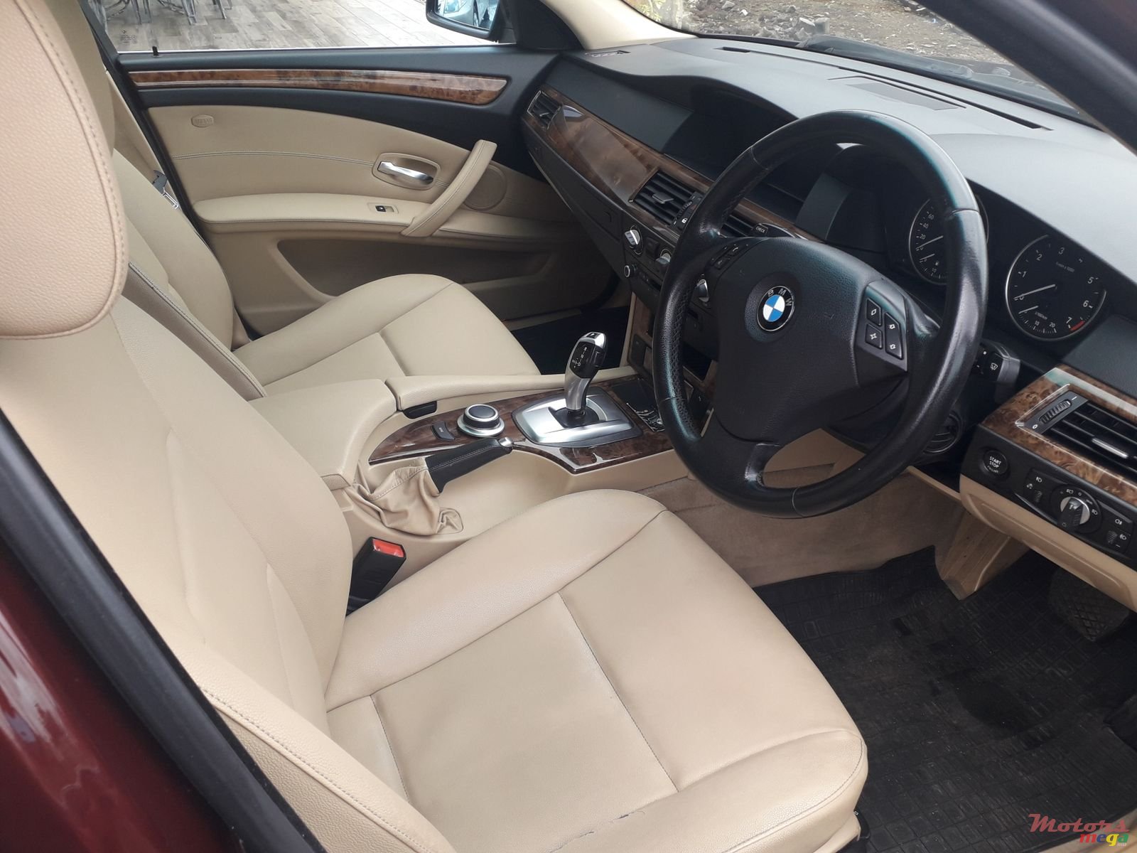 2008' BMW 523 Automatic photo #3