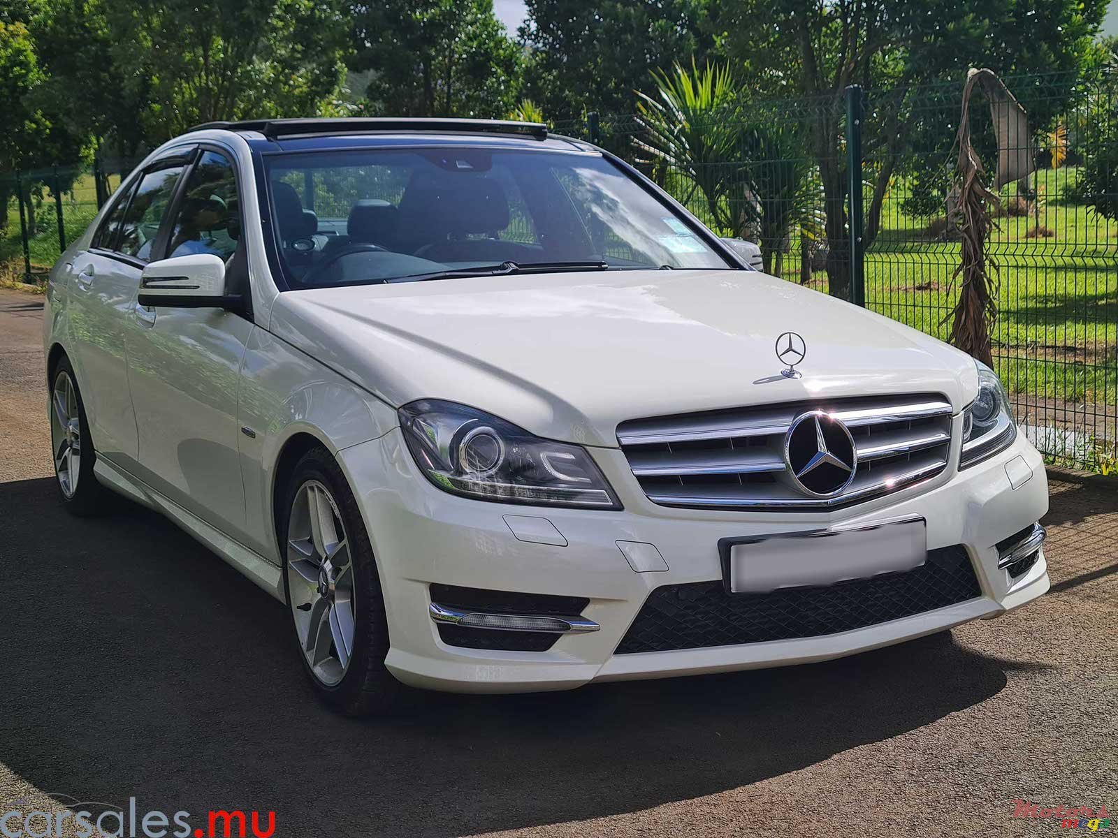 2011' Mercedes-Benz C 180 AMG photo #2