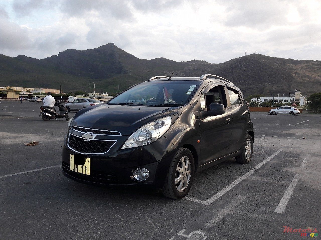 2011' Chevrolet Spark photo #1